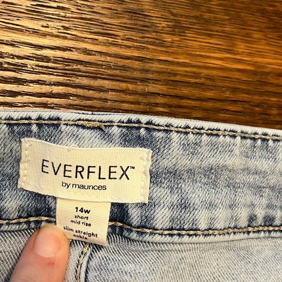 Maurices Everflex jeans size 14W short - Picture 5 of 7